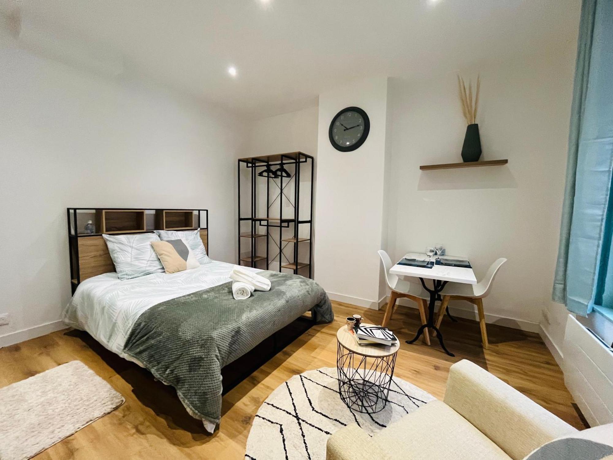 La Ruche Arrageoise - Parking Gratuit - Cozy - Grand Lit - Long Sejour *