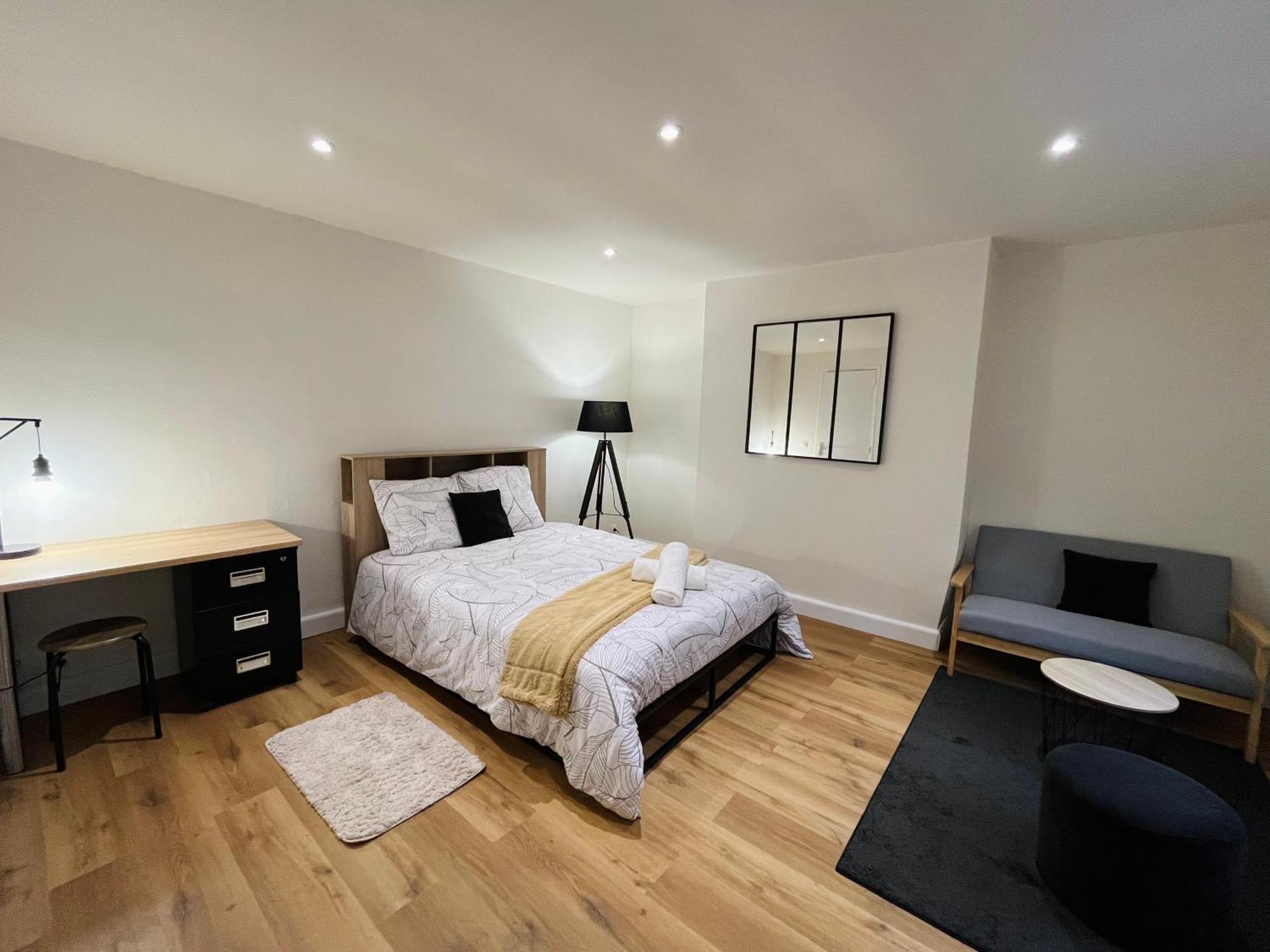 Apartment La Ruche Arrageoise - Parking Gratuit - Cozy - Grand Lit - Long Sejour *