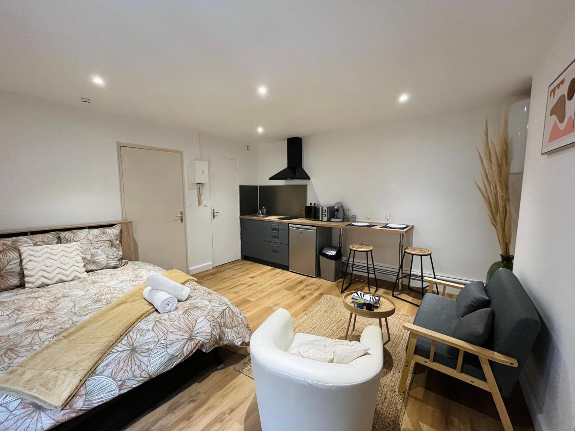 La Ruche Arrageoise - Parking Gratuit - Cozy - Grand Lit - Long Sejour *